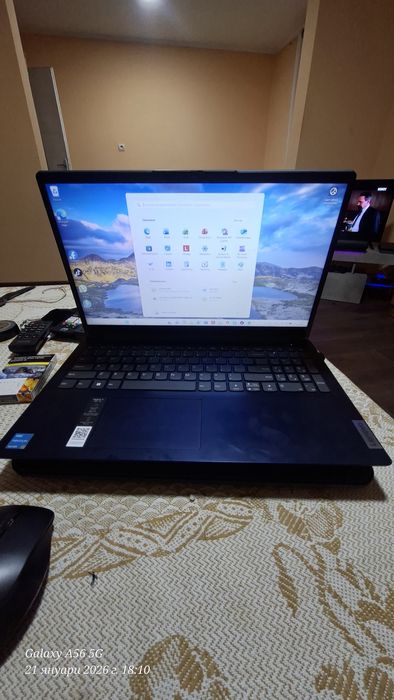 Лаптоп LENOVO idea pad 1i