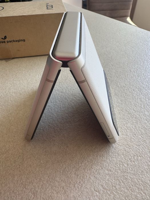 Motorola razr 40 Vanilla Cream