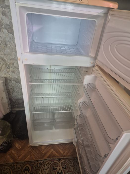 Продаю холодильник