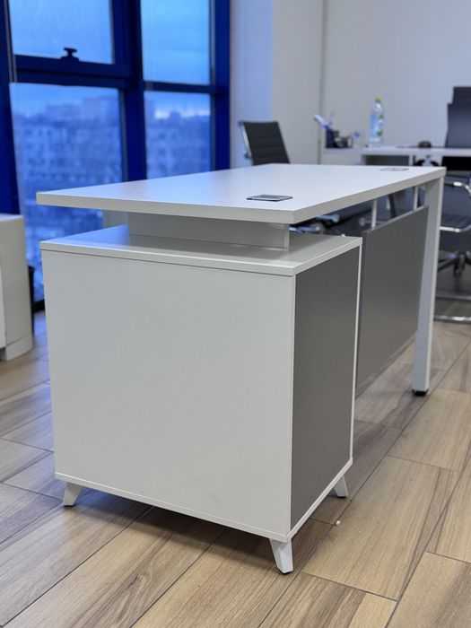 Рабочий стол для офиса