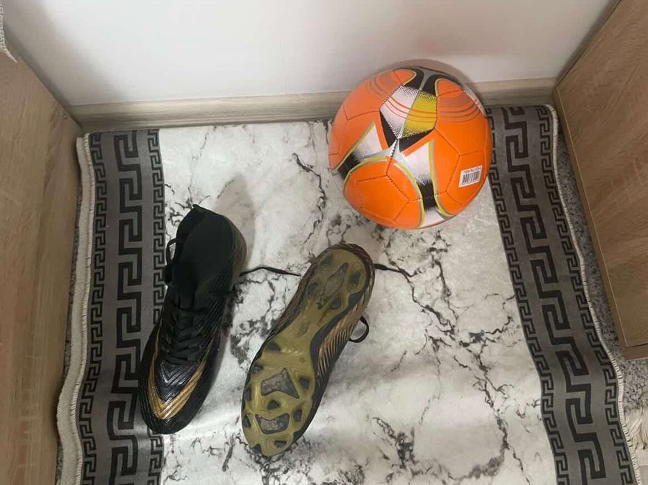 Футболни бутонки №42 + ПОДАРЪК топка