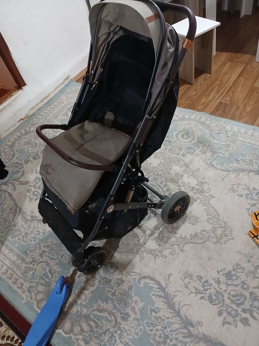 Детская коляска в хорошем состоянии