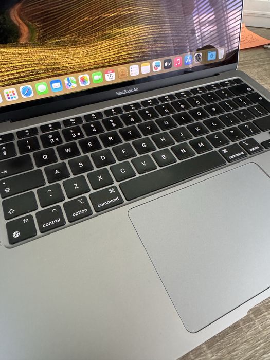 MacBook Air 13" (M1, 2020) – лаптоп в Перфектно състояние