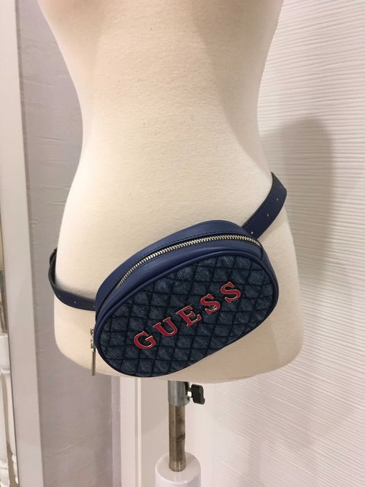 GUESS чанта за кръст