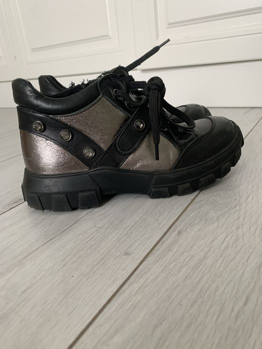 Продам ботинки детские демисезонные натур кожа 34 размер