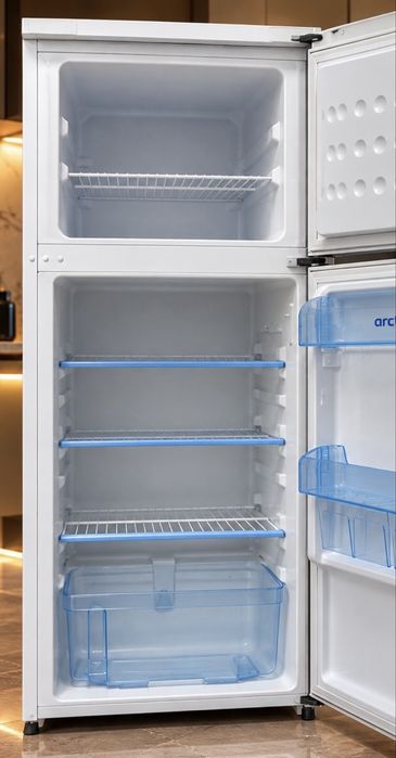 Frigider Arctic, are si congelator