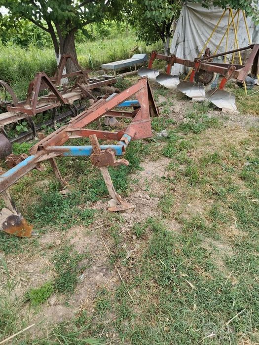 Traktor sotiladi