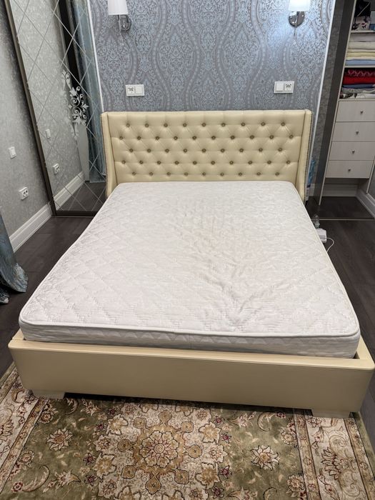 Продам матрас в хорошем состоянии