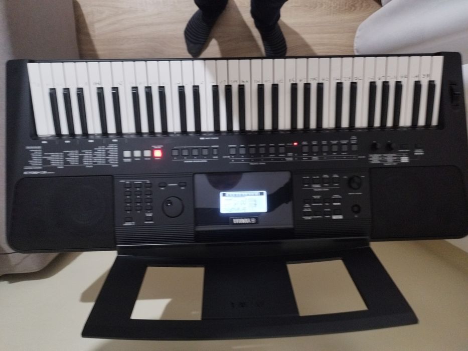 De vanzare orga Yamaha psr e 463