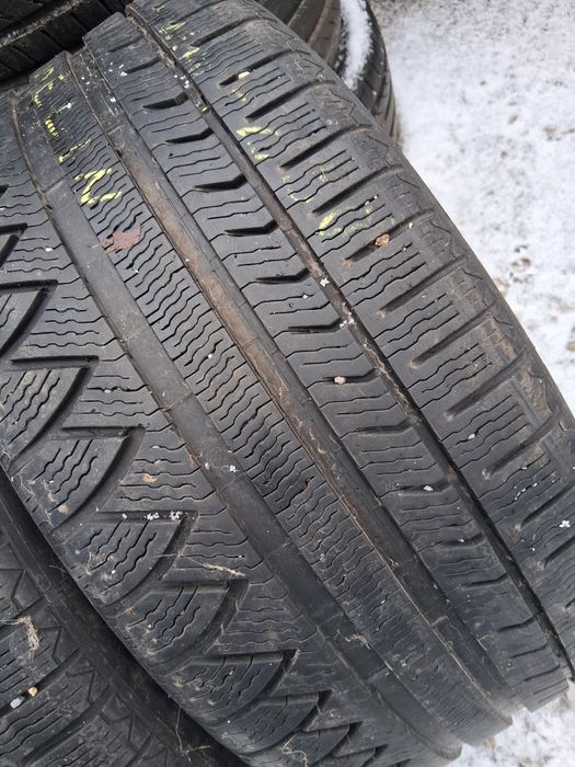 255 45 18 Michelin Latude  2бр зимни