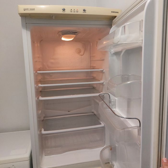 Продам холодильник