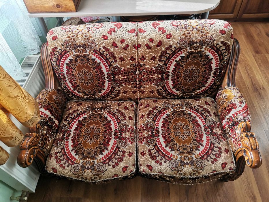 Холна гарнитура с дърворезба