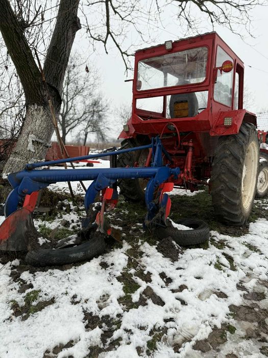 Tractor UTB 650 cu plug