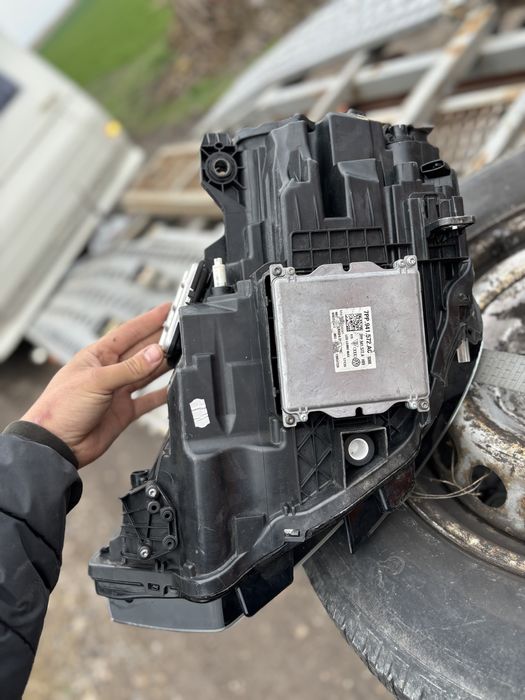 Оригинален десен фар Audi A3