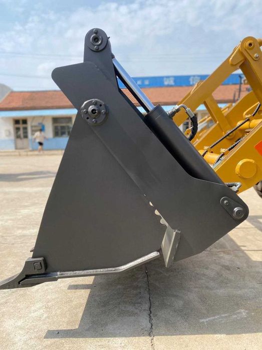 Экскаватор-погрузчик ZL-388