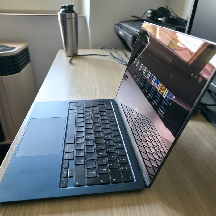 MacBook Air 13.6" M4 (2025) – 16GB RAM, 256GB SSD, Midnight – Ca nou