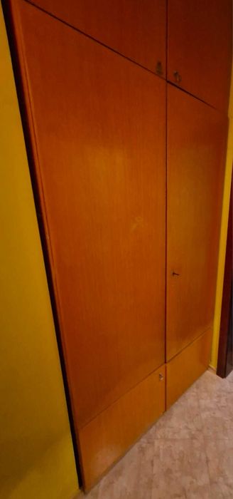 3 Гардероба и 3 шкафа от дърво в отлично състояние - общо за 199 лв.