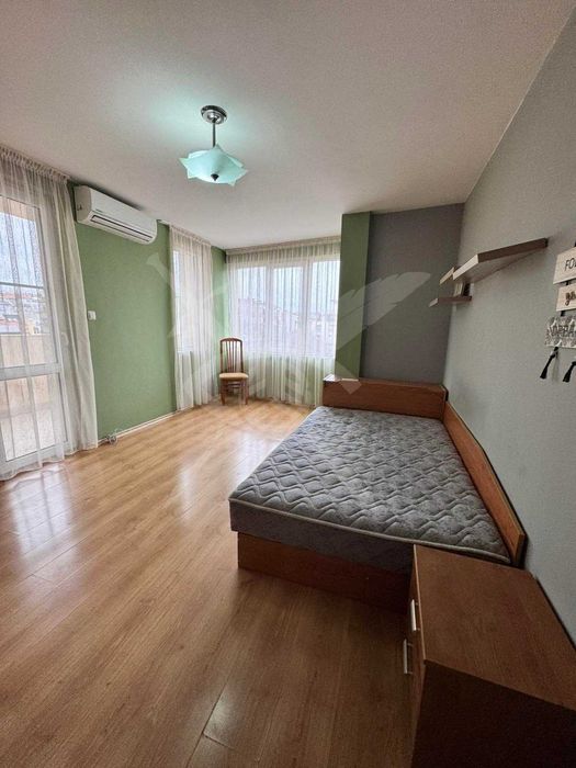 Дава се под наем Тристаен апартамент в Пловдив, Кършияка - 110 кв.м за 548.25 € - Снимка #6