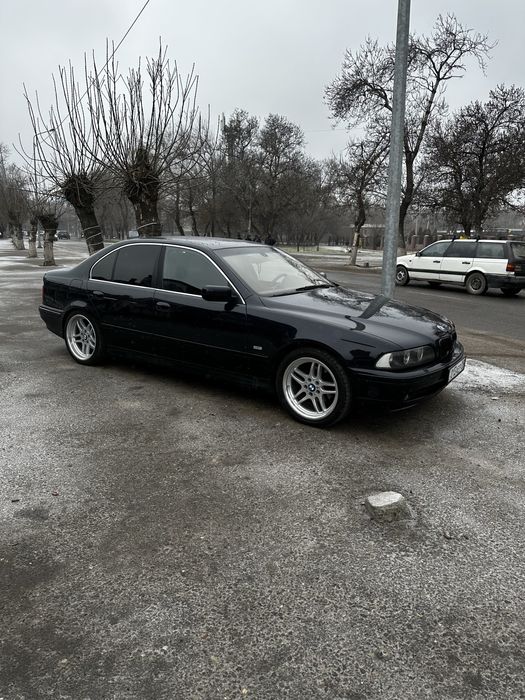 BMW 528 i кузов е39 седан японец