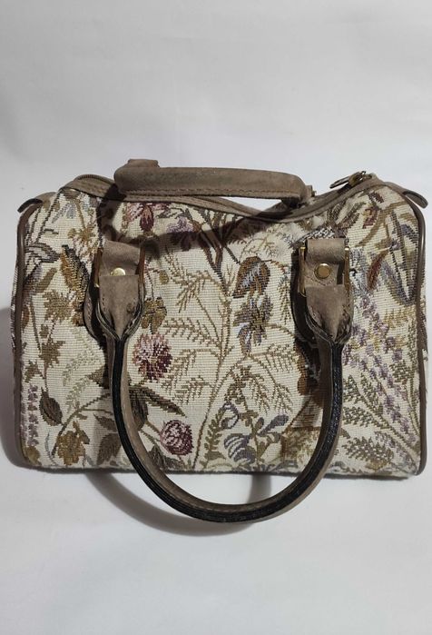 Дамска чанта с флорален дизайн