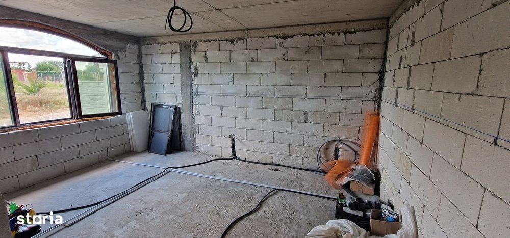 Vila P+1, zona linistita, pentru doua famili.