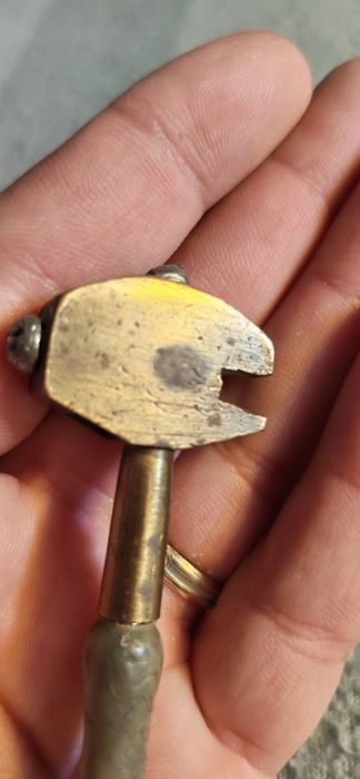 Diamant de tăiat geam vechi