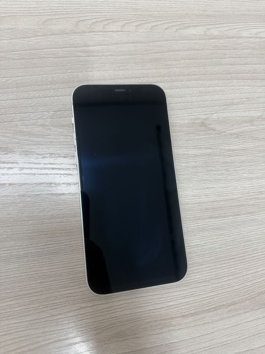 Продам айфон 12 в хорошем состоянии