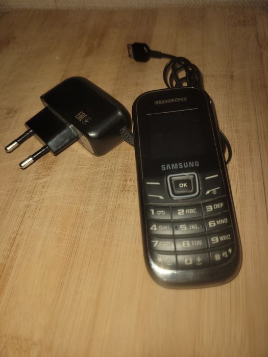 Telefon cu butoane pentru seniori