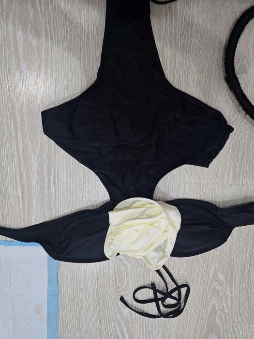 Продам новые купальники