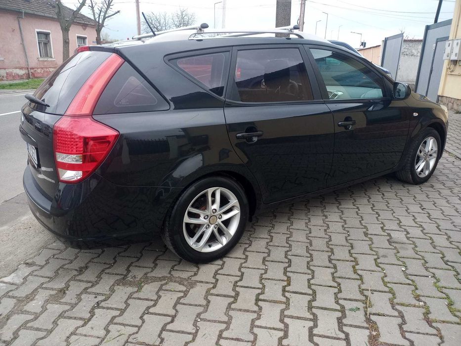 Kia Ceed motor 1.4 benzină 90 cp, 2011 înmatriculată în RO