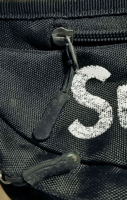 Geanta crossbody Supreme.