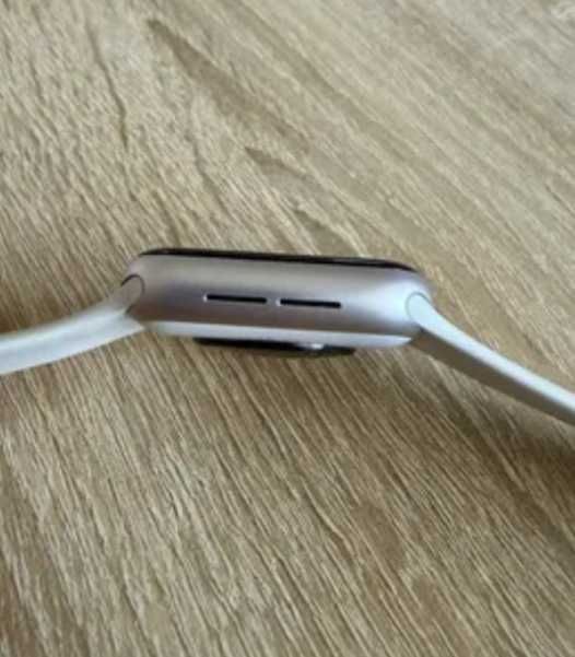 Apple Watch SE2.  В отлично състояние без следи € 120