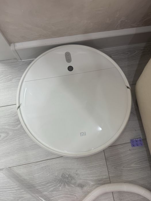 Продам Робот-пылесос в отличном состоянии