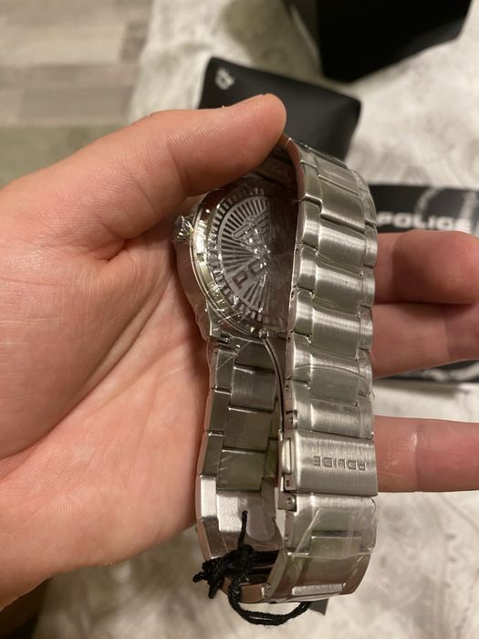 Ceas Police nou cu eticheta