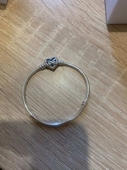 Гривна на Pandora