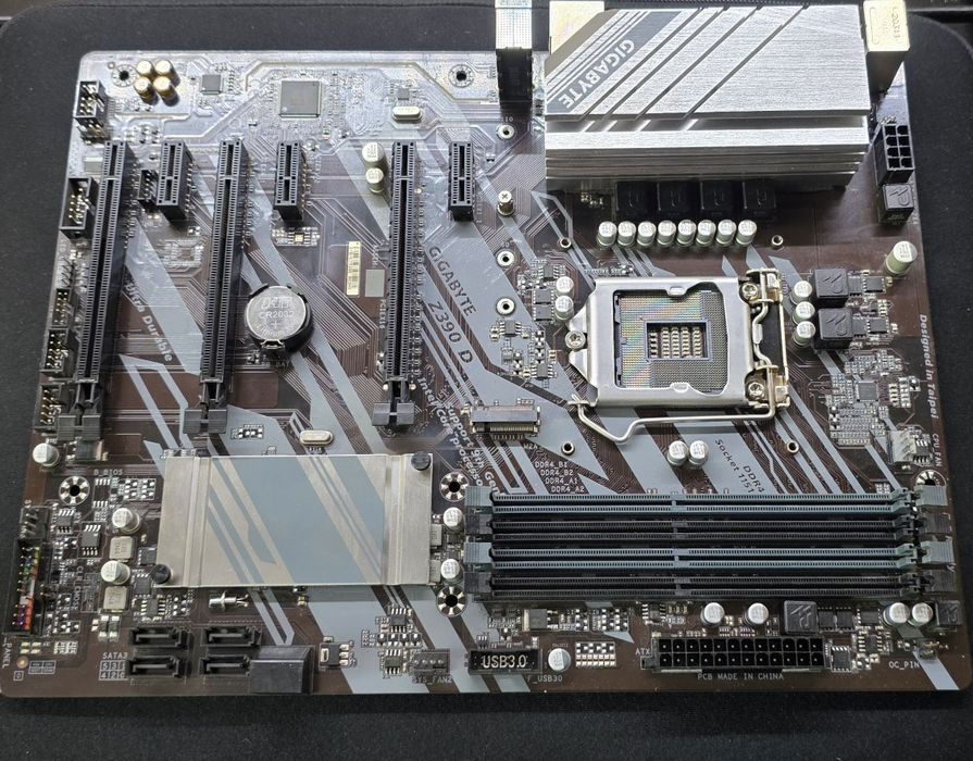 Placă de bază Gigabyte Z390-D