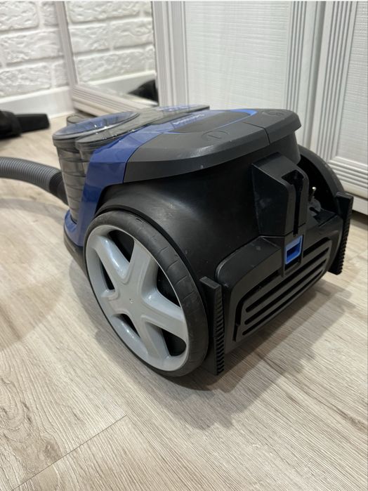 Продам пылесос Philips в отличном состоянии