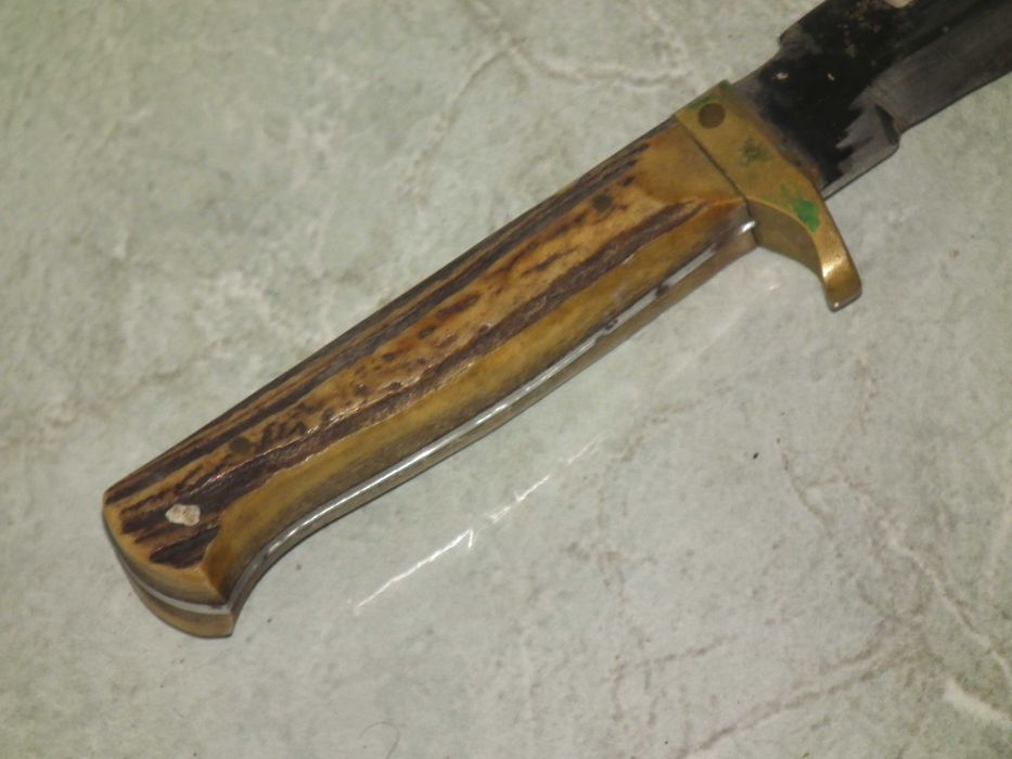 Cutit de vánátoare maghiar retro cu plásele din corn + toc piele nr.2
