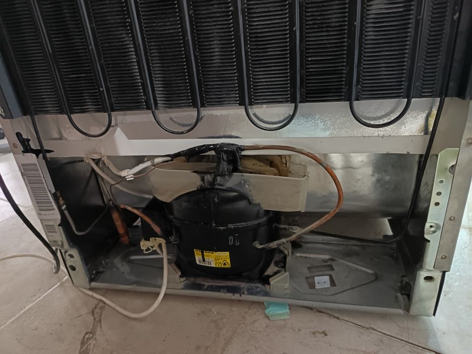 Неработещ хладилник Либхер Премиум