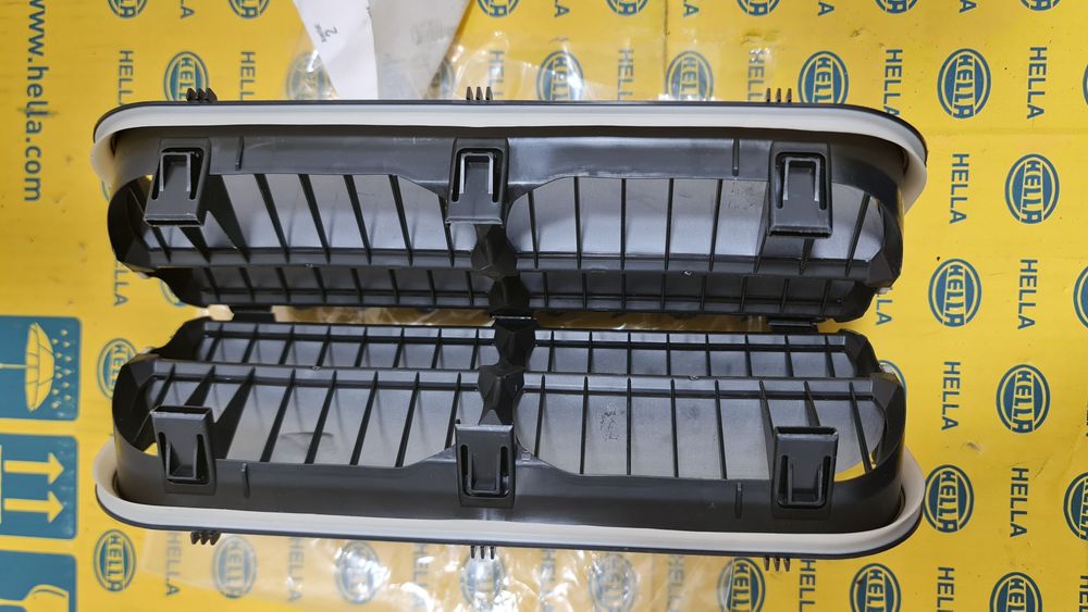 Grila ventilație aer aripa VW T5 T6 Amarok Caddy 7LA819181