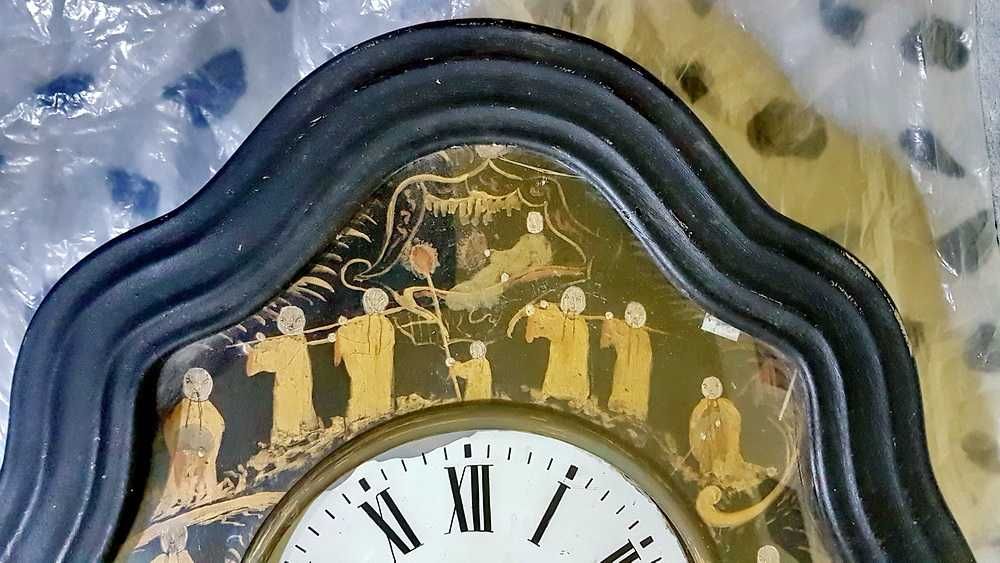 F316-Ceas pendul mare vechi Germania 1880 pictura naiva pe sticla cu personaje. Nefunctional, cadran sticla pictata cu litere romane.