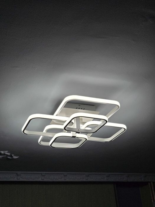 Лед лампа за спалния/дневна