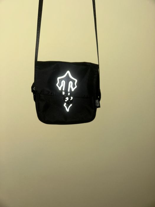 Продава се чанта на trapstar