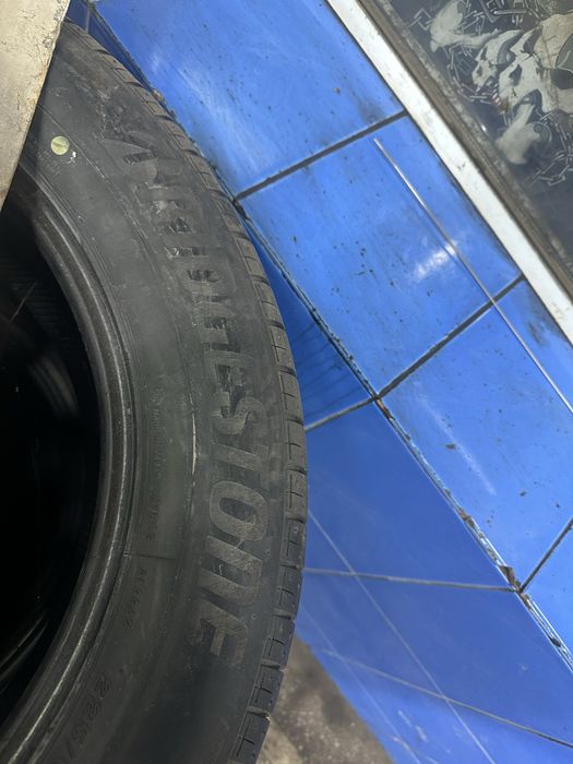 Продам резину Bridgestone в хорошем состоянии