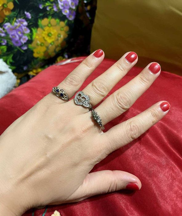 Продаются оригинальные колечки бижутерия, дешево