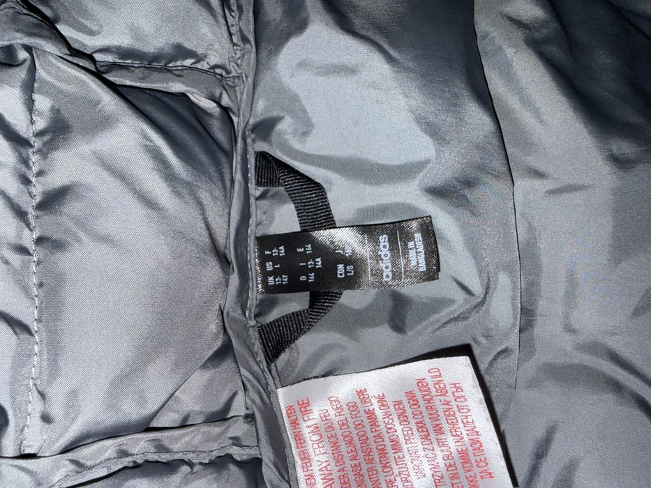 Продава се яке adidas