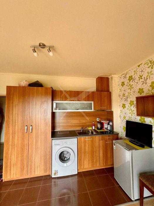 Продава се Едностаен апартамент в к.к. Слънчев бряг - 37 кв.м за 1136 €/кв.м - Снимка #2