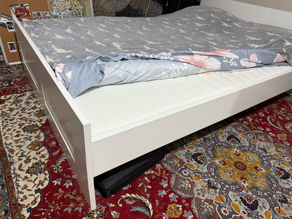 Кровать с матрасом 140*200
