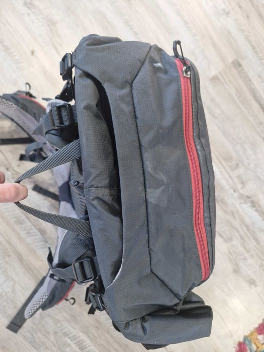 Vând rucsac Deuter Futura Vario 45+10 SL – marime XS/S - damă