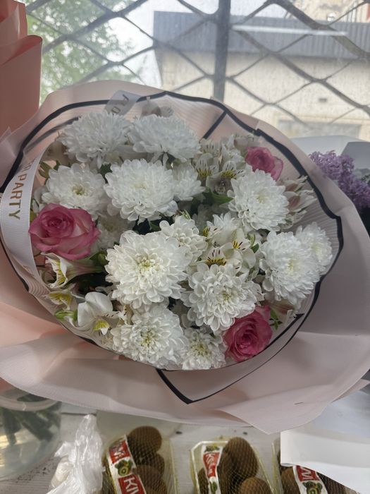 Букет гүлдер сатылады